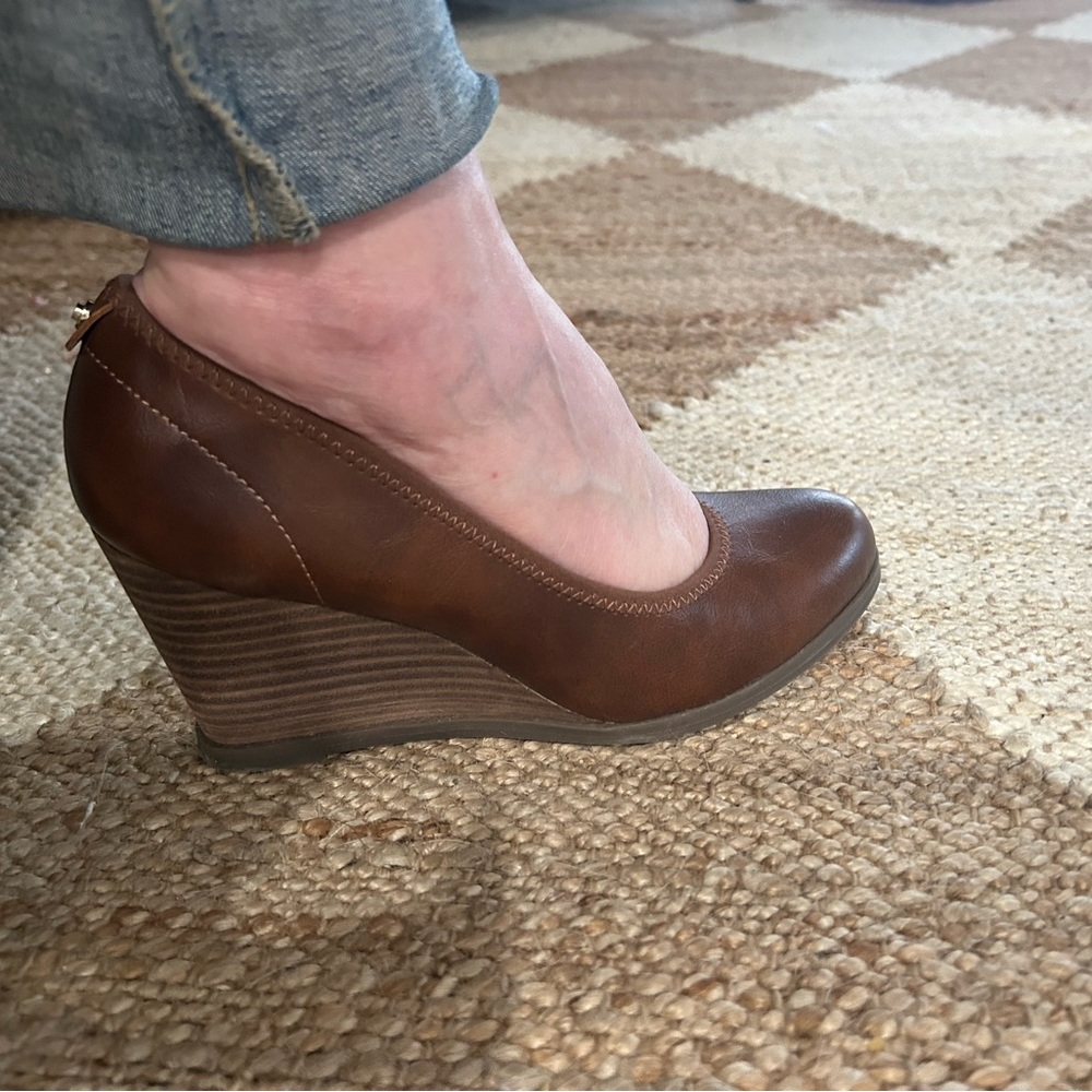 Dr Scholl’s women’s wedge size 6